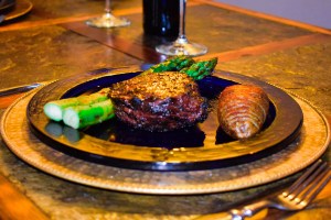 DSC_0028 (3)-1 Sirloin steak with grilled asparagus and potato